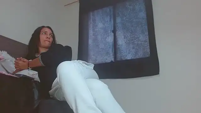 Snapshot of Mila_cams1_ chatting on January 28, 2025, 3:57 pm Mila cams1  online show from January 28, 2025, 3:57 pm