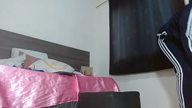 Snapshot of Mila_cams1_ chatting on February 12, 2025, 9:20 am Mila cams1  online show from February 12, 2025, 9:20 am