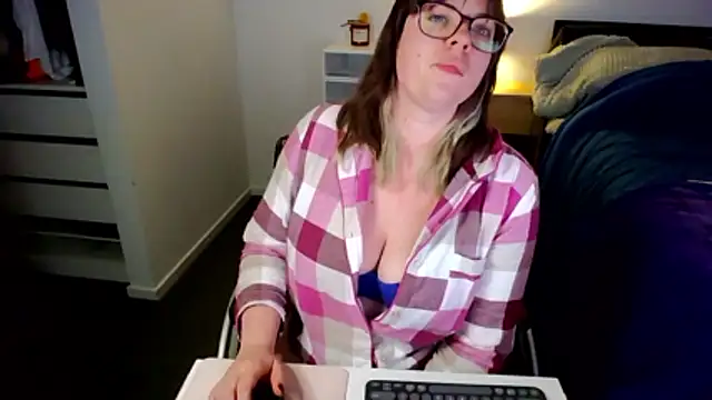 XxxAprilxxX online show from June 8, 2026, 11:54 am