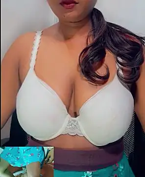 Snapshot of SLteena chatting on April 7, 2026, 2:45 am SLteena online show from April 7, 2026, 2:45 am