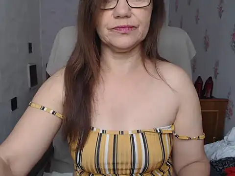 Snapshot of KittyyLaBeauty chatting on May 17, 2026, 5:27 am KittyyLaBeauty online show from May 17, 2026, 5:27 am