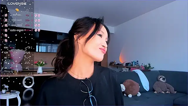 Sweet yasu online show from March 5, 2025, 8:21 am