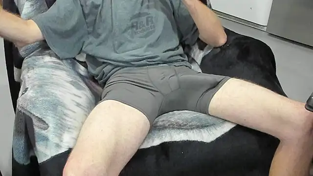 froy4986 online show from October 19, 2025, 4:40 pm