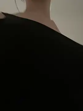 Snapshot of ivyleague_ chatting on March 22, 2025, 8:18 am ivyleague online show from March 22, 2025, 8:18 am