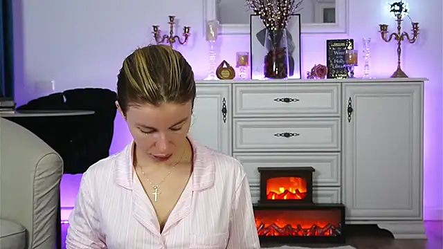 Snapshot of ivyleague_ chatting on October 16, 2025, 3:51 am ivyleague online show from October 16, 2025, 3:51 am