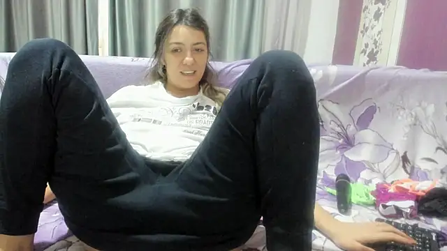 Dyana Kaylinn online show from December 12, 2024, 8:25 am