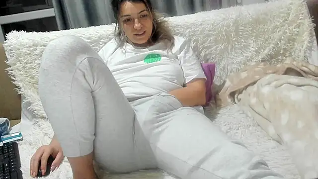 Dyana Kaylinn online show from January 11, 2025, 4:48 am