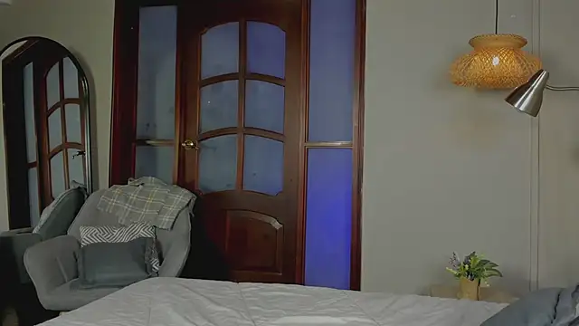 nayah   online show from January 15, 2026, 8:01 pm