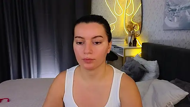 YourSweetDream  online show from February 6, 2025, 8:18 am