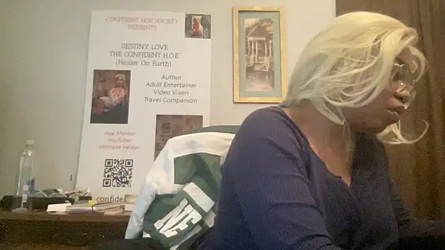 MommyConfident online show from April 25, 2026, 6:16 pm