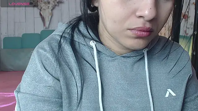 Alison Simmons online show from December 9, 2024, 11:26 am