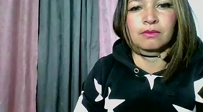 Snapshot of Devil_Sara chatting on January 13, 2025, 12:19 am Devil Sara online show from January 13, 2025, 12:19 am