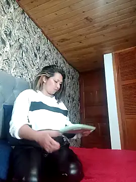 Snapshot of Devil_Sara chatting on January 16, 2025, 6:14 am Devil Sara online show from January 16, 2025, 6:14 am