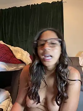 Snapshot of VanessaBling chatting on February 15, 2025, 2:47 am VanessaBling online show from February 15, 2025, 2:47 am