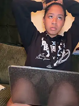 Snapshot of VanessaBling chatting on October 30, 2025, 2:57 am VanessaBling online show from October 30, 2025, 2:57 am