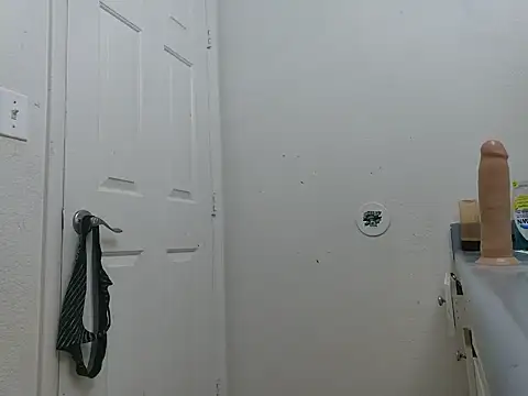 Snapshot of Fuckmyassg00d chatting on February 9, 2025, 10:43 pm Fuckmyassg00d online show from February 9, 2025, 10:43 pm