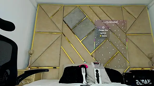 Snapshot of AmberAdams_ chatting on September 30, 2025, 4:12 pm AmberAdams online show from September 30, 2025, 4:12 pm