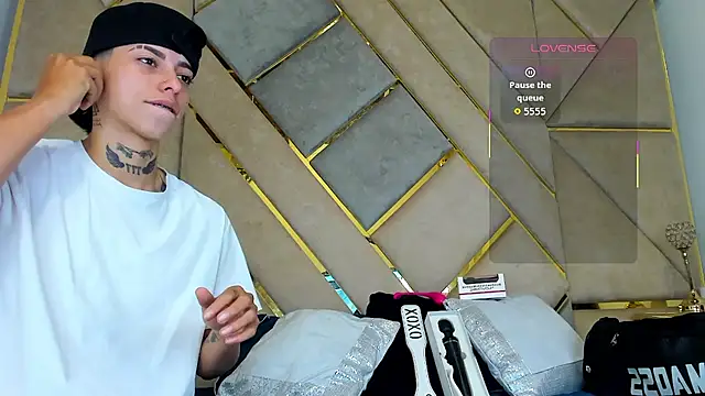 Snapshot of AmberAdams_ chatting on October 16, 2025, 2:51 pm AmberAdams online show from October 16, 2025, 2:51 pm