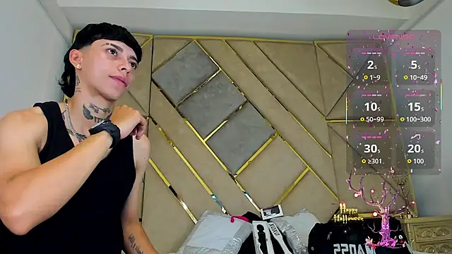 Snapshot of AmberAdams_ chatting on October 24, 2025, 4:47 pm AmberAdams online show from October 24, 2025, 4:47 pm