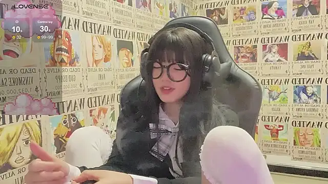 SNAKEgirlQAQ online show from December 7, 2024, 5:31 pm