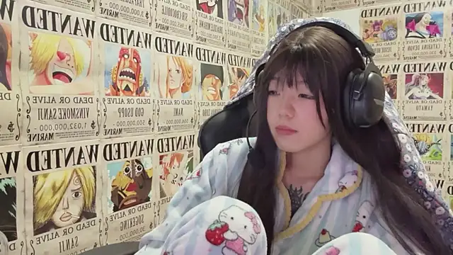 SNAKEgirlQAQ online show from September 23, 2025, 6:22 pm