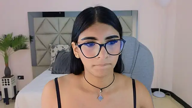 maiaa ruiz online show from November 18, 2025, 2:43 pm