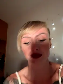 Snapshot of haileyhope_ chatting on November 8, 2025, 11:25 pm haileyhope online show from November 8, 2025, 11:25 pm