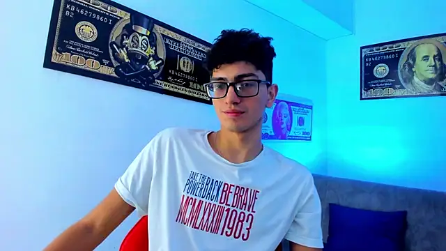Snapshot of TylerWhite_ chatting on January 10, 2025, 7:04 am TylerWhite  online show from January 10, 2025, 7:04 am