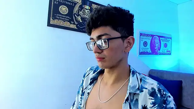 Snapshot of TylerWhite_ chatting on January 11, 2025, 6:24 am TylerWhite  online show from January 11, 2025, 6:24 am