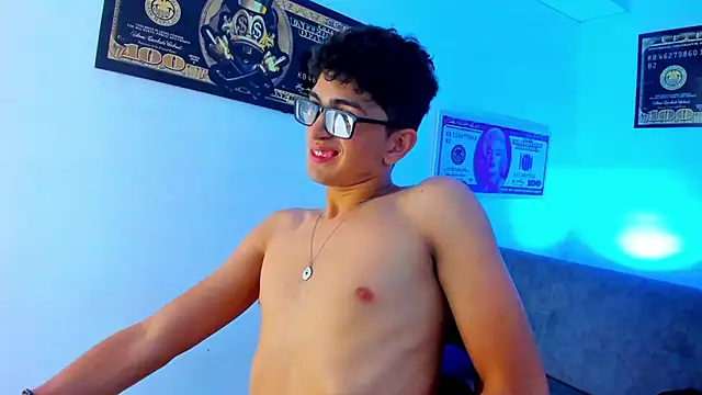 Snapshot of TylerWhite_ chatting on January 12, 2025, 6:28 am TylerWhite  online show from January 12, 2025, 6:28 am