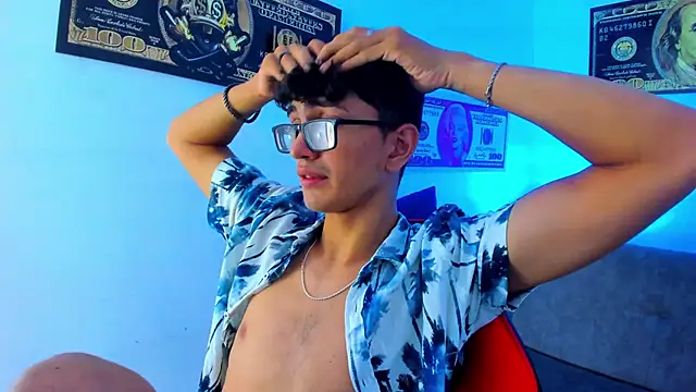 Snapshot of TylerWhite_ chatting on January 13, 2025, 2:50 am TylerWhite  online show from January 13, 2025, 2:50 am