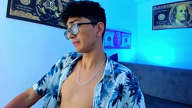 Snapshot of TylerWhite_ chatting on January 13, 2025, 6:38 am TylerWhite  online show from January 13, 2025, 6:38 am