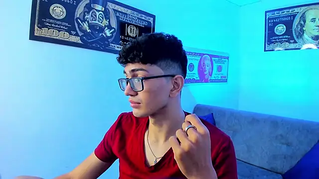 Snapshot of TylerWhite_ chatting on January 15, 2025, 3:00 am TylerWhite  online show from January 15, 2025, 3:00 am