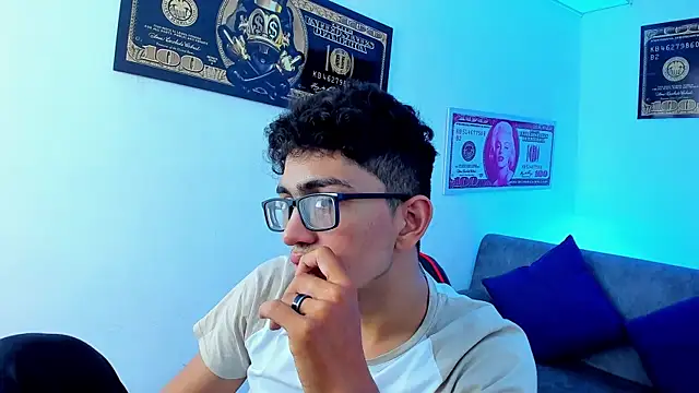 Snapshot of TylerWhite_ chatting on January 21, 2025, 6:33 am TylerWhite  online show from January 21, 2025, 6:33 am