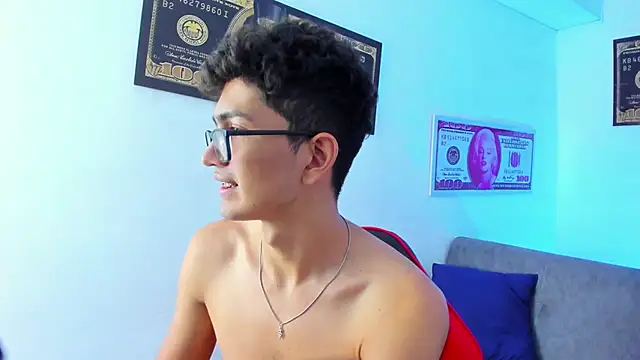Snapshot of TylerWhite_ chatting on January 31, 2025, 5:51 am TylerWhite  online show from January 31, 2025, 5:51 am