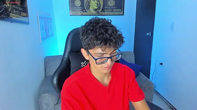 Snapshot of TylerWhite_ chatting on February 15, 2025, 2:47 am TylerWhite  online show from February 15, 2025, 2:47 am