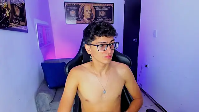 Snapshot of TylerWhite_ chatting on February 25, 2025, 5:52 am TylerWhite  online show from February 25, 2025, 5:52 am