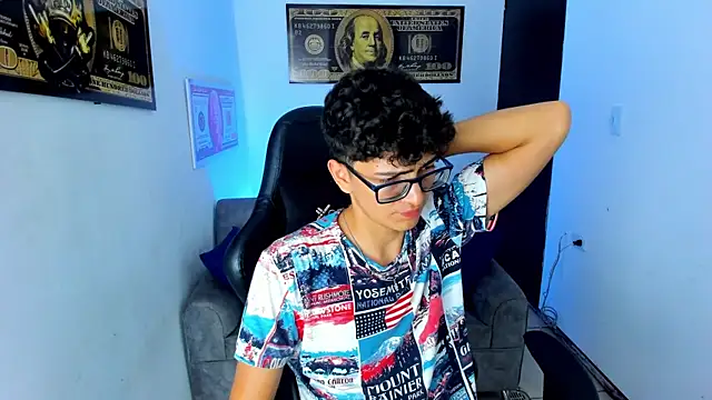 Snapshot of TylerWhite_ chatting on February 28, 2025, 3:04 am TylerWhite  online show from February 28, 2025, 3:04 am