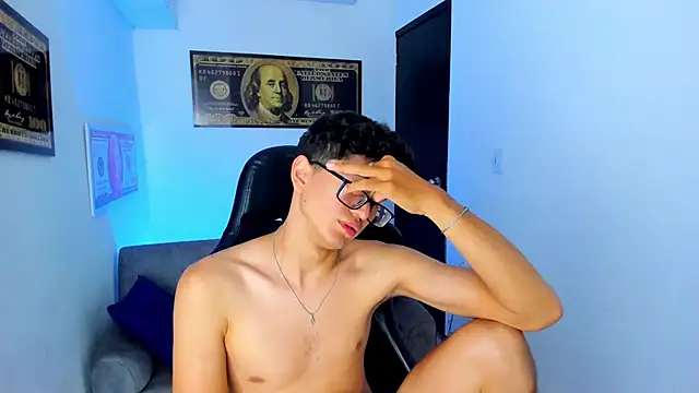 Snapshot of TylerWhite_ chatting on February 28, 2025, 9:15 am TylerWhite  online show from February 28, 2025, 9:15 am