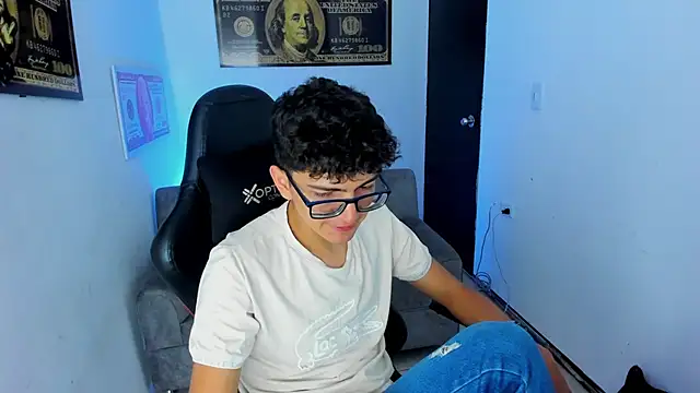 Snapshot of TylerWhite_ chatting on March 1, 2025, 2:48 am TylerWhite  online show from March 1, 2025, 2:48 am