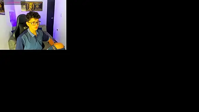 Snapshot of TylerWhite_ chatting on March 4, 2025, 2:27 am TylerWhite  online show from March 4, 2025, 2:27 am