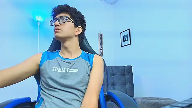Snapshot of TylerWhite_ chatting on September 9, 2025, 4:34 am TylerWhite  online show from September 9, 2025, 4:34 am