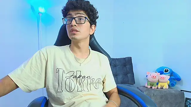 Snapshot of TylerWhite_ chatting on September 28, 2025, 6:57 pm TylerWhite  online show from September 28, 2025, 6:57 pm