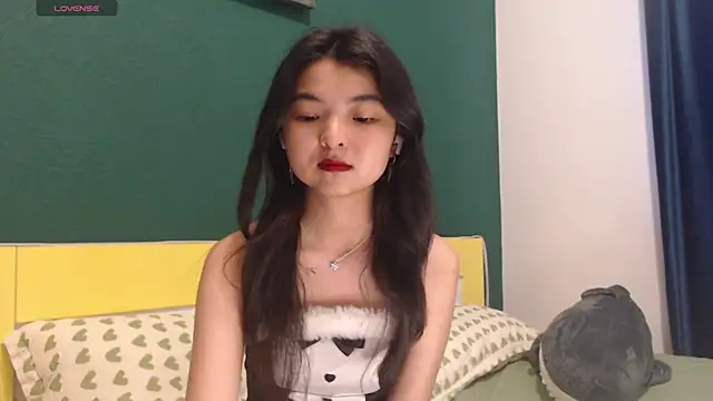 Snapshot of Shy_Kira chatting on June 8, 2026, 8:48 am Shy Kira online show from June 8, 2026, 8:48 am