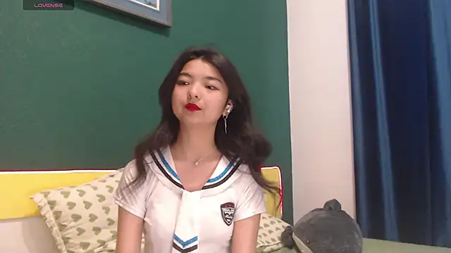 Snapshot of Shy_Kira chatting on June 14, 2026, 9:44 am Shy Kira online show from June 14, 2026, 9:44 am