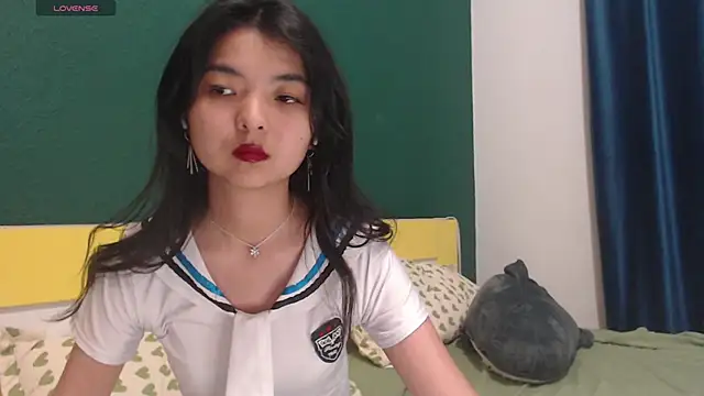 Snapshot of Shy_Kira chatting on June 17, 2026, 1:56 pm Shy Kira online show from June 17, 2026, 1:56 pm