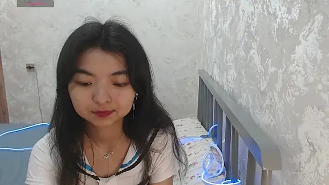 Snapshot of Shy_Kira chatting on July 1, 2026, 8:49 am Shy Kira online show from July 1, 2026, 8:49 am