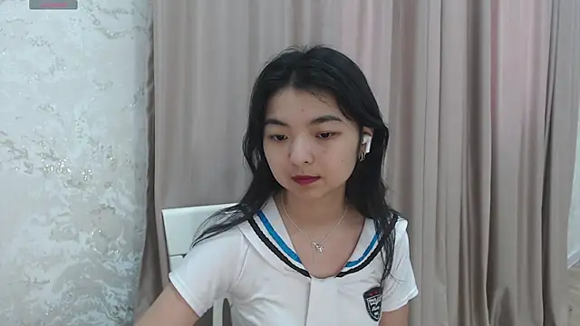 Snapshot of Shy_Kira chatting on July 10, 2026, 8:50 am Shy Kira online show from July 10, 2026, 8:50 am