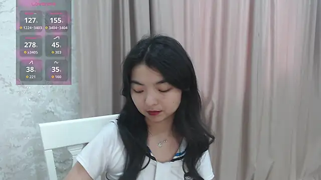 Snapshot of Shy_Kira chatting on July 14, 2026, 10:21 am Shy Kira online show from July 14, 2026, 10:21 am