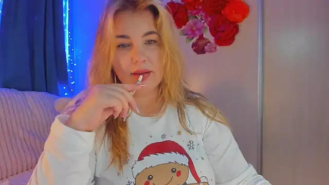 CoraSwon online show from December 21, 2024, 9:47 pm